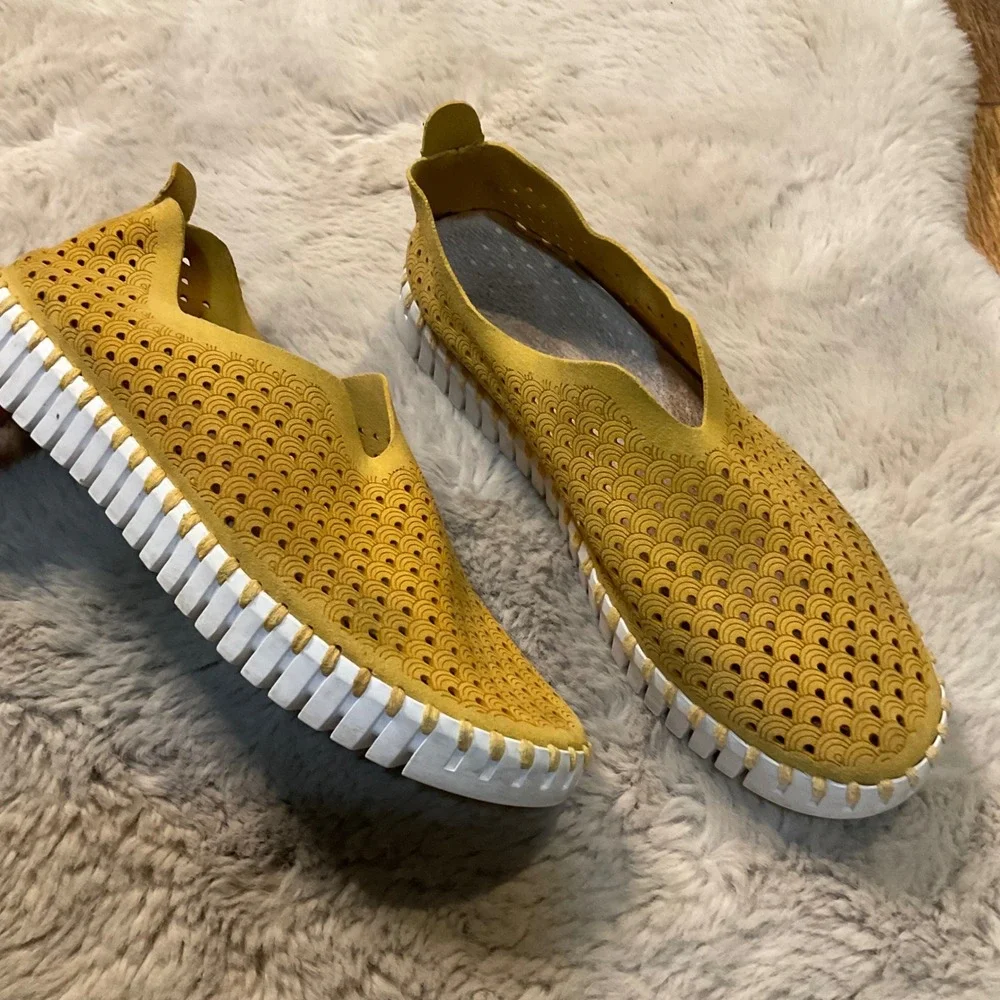 Ilse Jacobsen Tulip Perforated Sneaker Size 38 Comfort Lightweight Mustard Yellw
